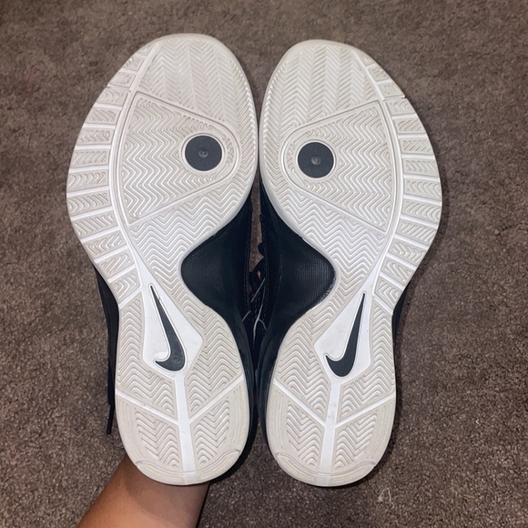 Nike Flywire Airmax Sport/Basketball Shoes - Picture 6 of 7